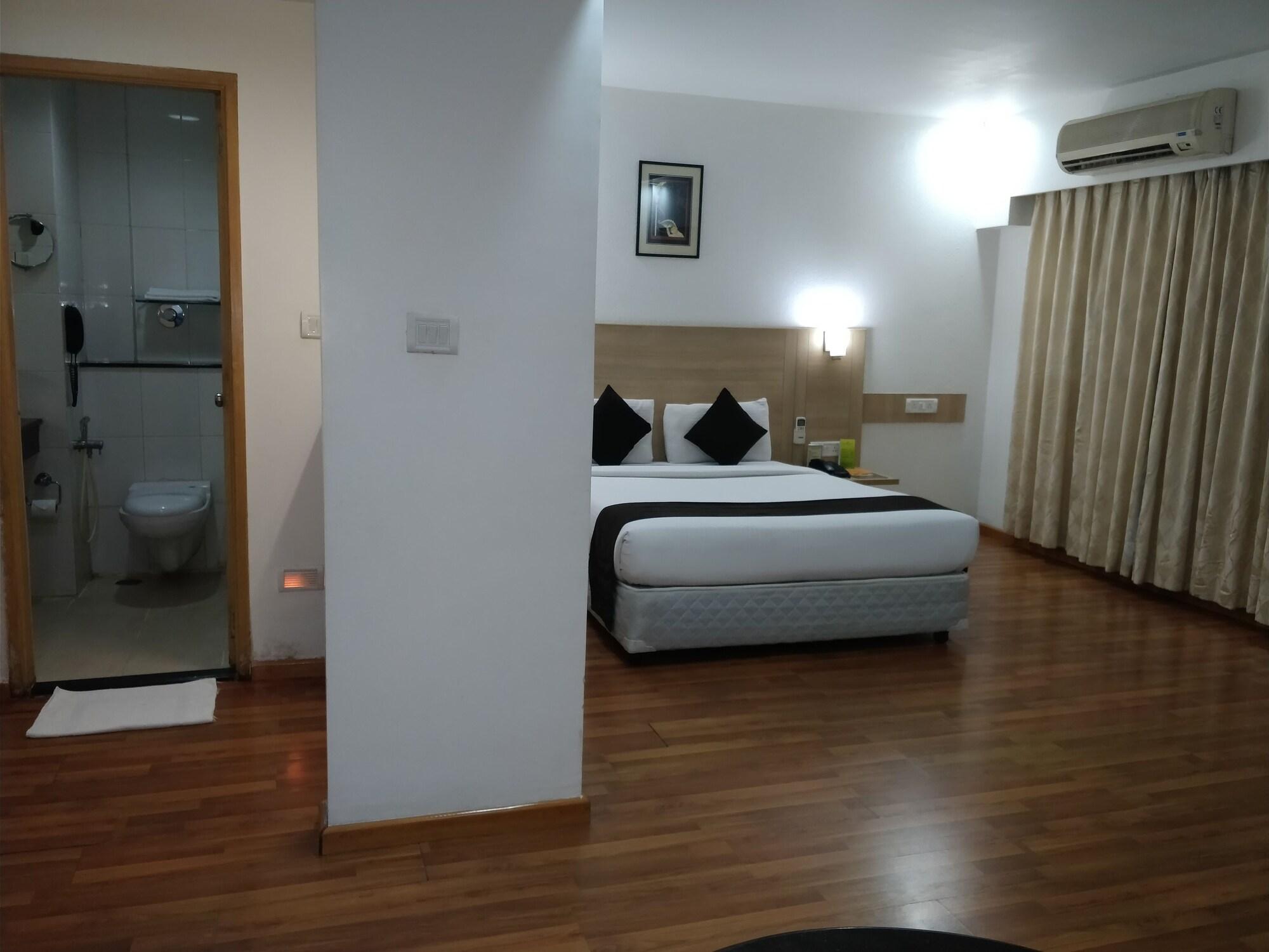 Hotel Ambient Turret Bangalore Luaran gambar