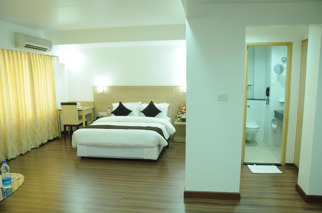 Hotel Ambient Turret Bangalore Bilik gambar