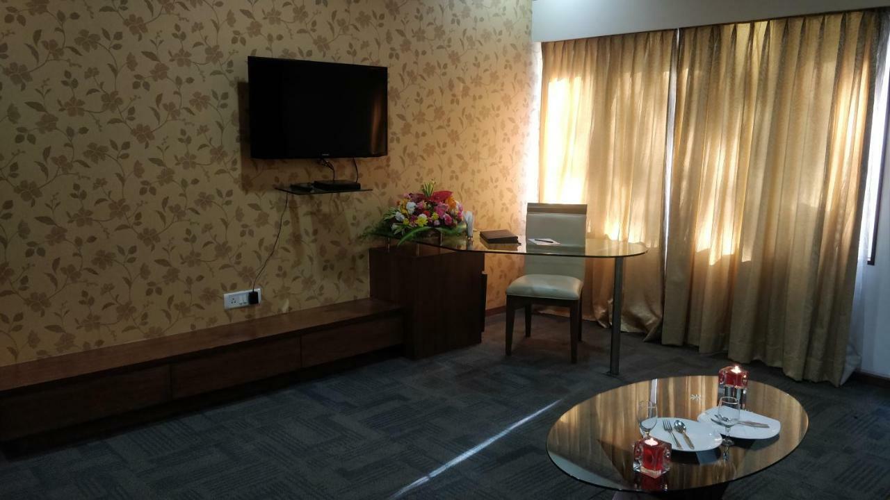 Hotel Ambient Turret Bangalore Luaran gambar